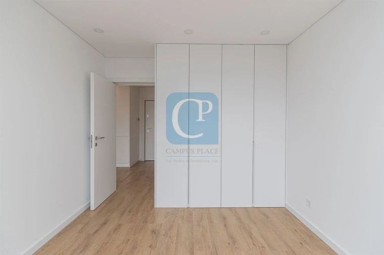 Apartamento T1 para Arrendamento em Pedrouços Foto 14