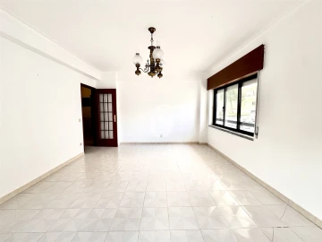 Apartamento T2 para Venda em Marvila, Ribeira Santarém, São Salvador, São Nicolau