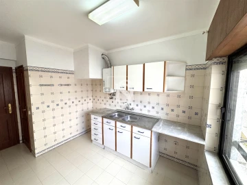 Apartamento T2 para Venda em Marvila, Ribeira Santarém, São Salvador, São Nicolau