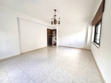 Apartamento T2 para Venda em Marvila, Ribeira Santarém, São Salvador, São Nicolau