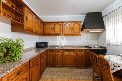 Moradia T4 para Venda em Avintes