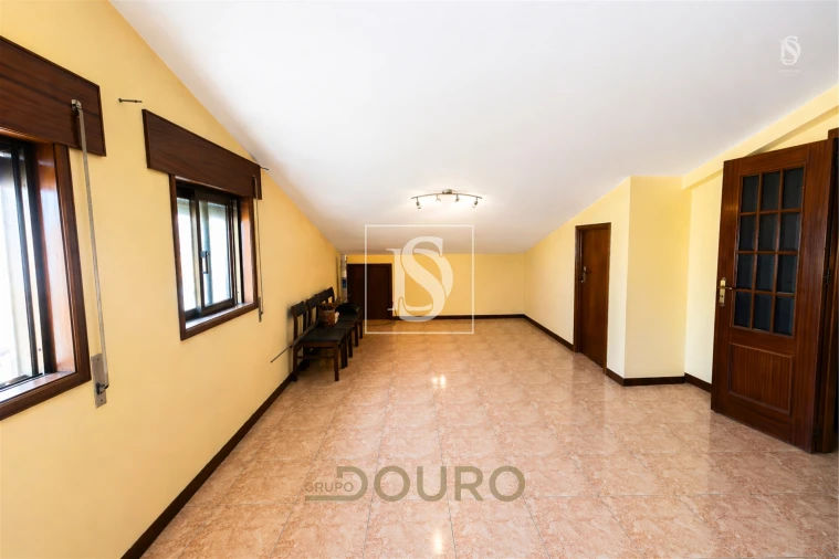 Moradia T4 para Venda em Avintes Foto 25