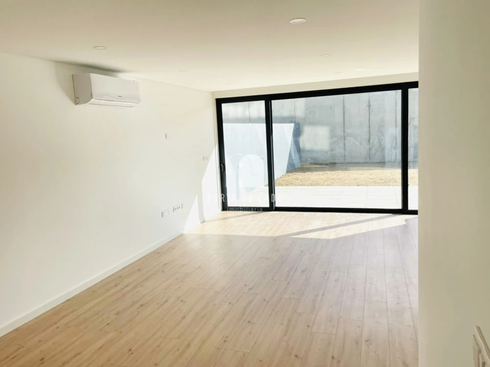 Apartamento T2 para Venda em Canidelo Foto 2