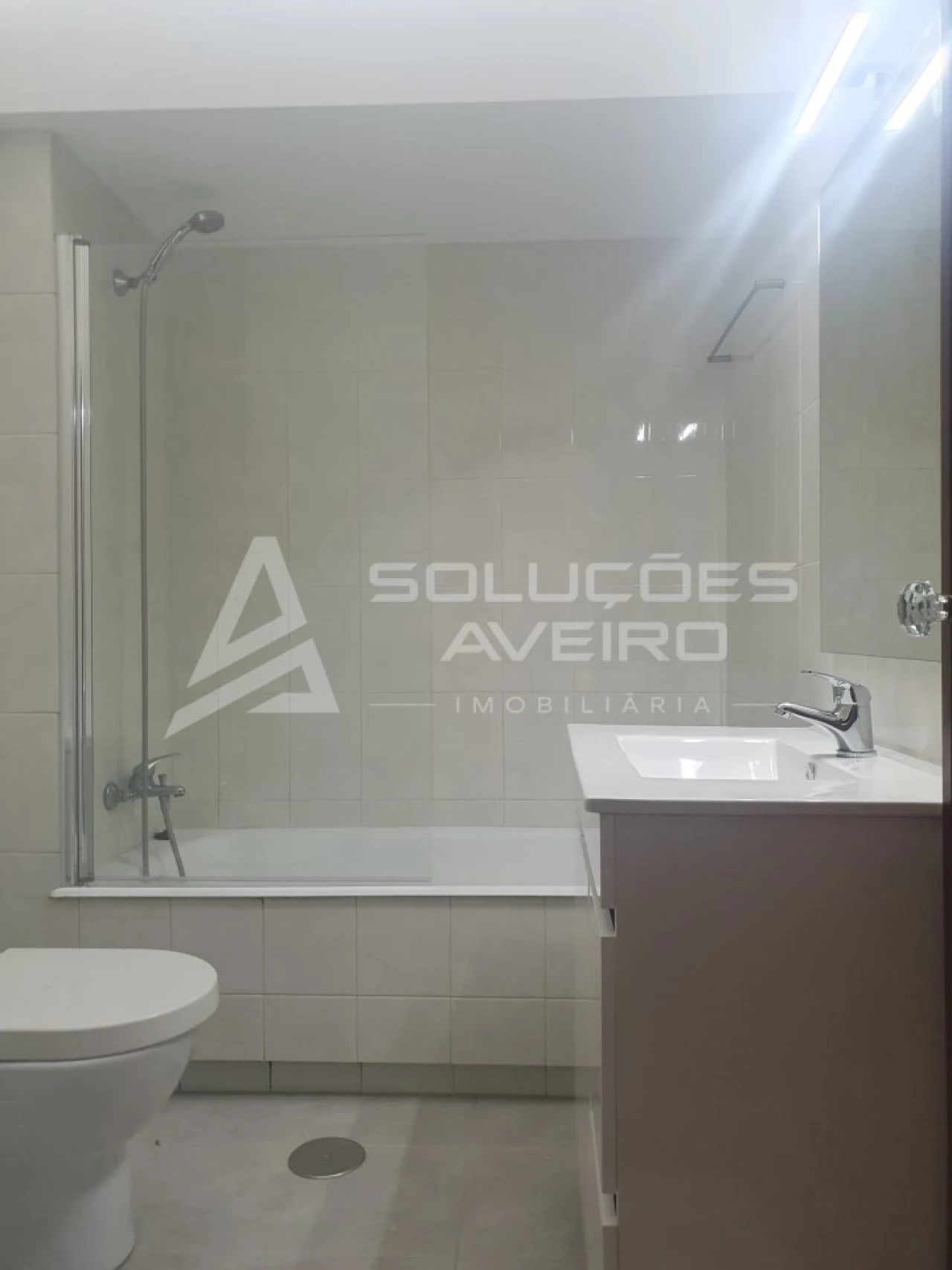 Apartamento T2 para Arrendamento em Glória e Vera Cruz Foto 4