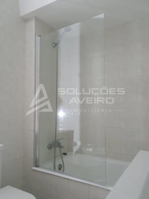 Apartamento T2 para Arrendamento em Glória e Vera Cruz