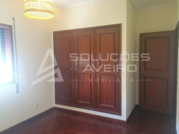 Apartamento T2 para Arrendamento em Glória e Vera Cruz