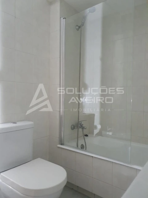 Apartamento T2 para Arrendamento em Glória e Vera Cruz