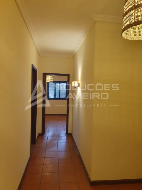 Apartamento T2 para Arrendamento em Glória e Vera Cruz