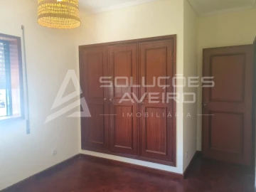 Apartamento T2 para Arrendamento em Glória e Vera Cruz
