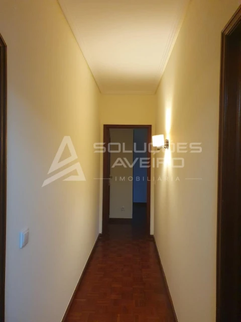 Apartamento T2 para Arrendamento em Glória e Vera Cruz