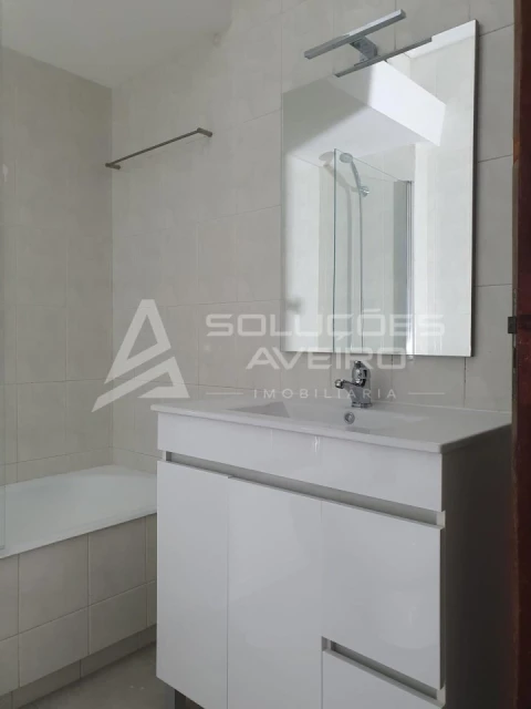 Apartamento T2 para Arrendamento em Glória e Vera Cruz