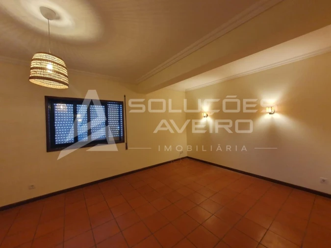 Apartamento T2 para Arrendamento em Glória e Vera Cruz