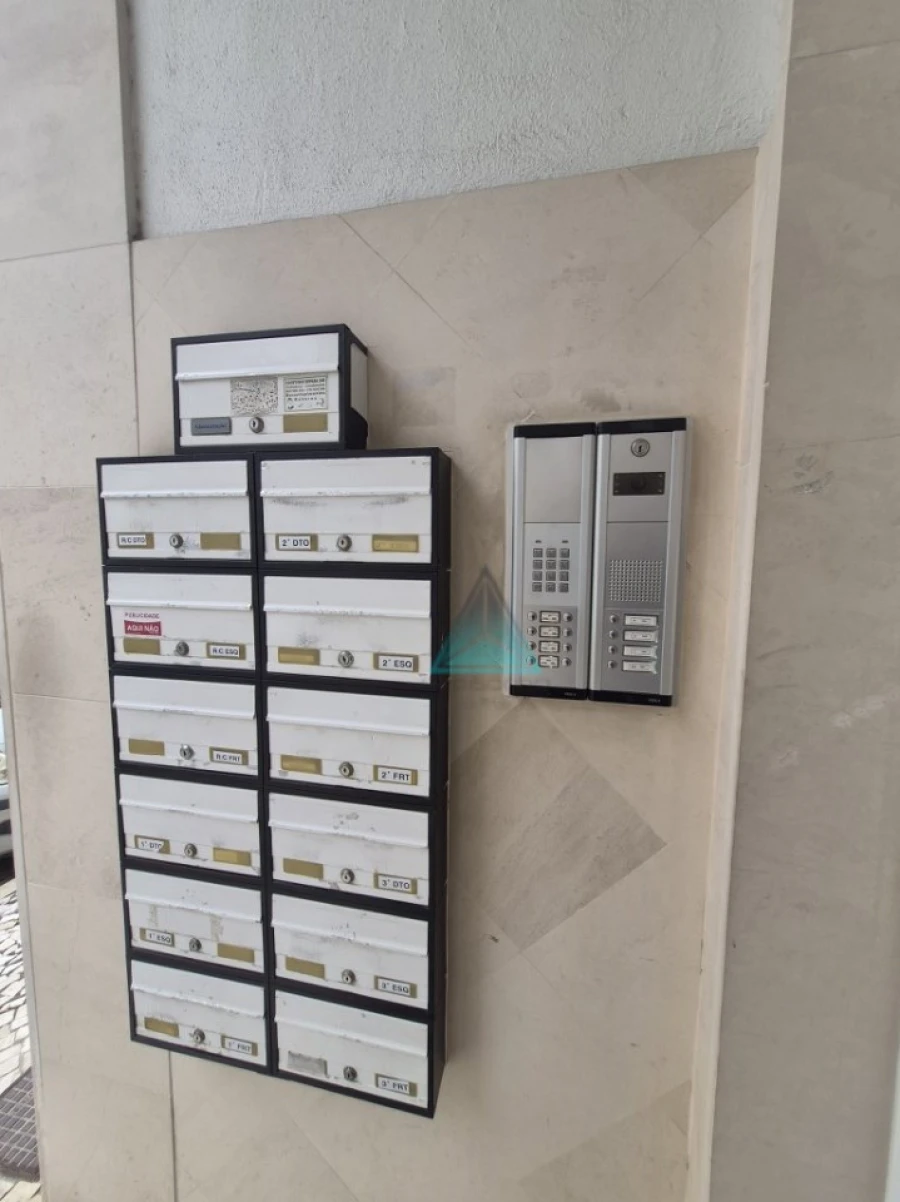 Apartamento T2 para Venda em Laranjeiro e Feijó Foto 23
