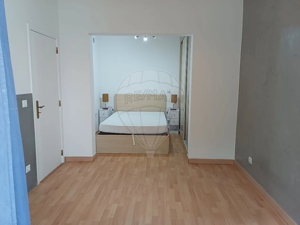 Apartamento T1 para Arrendamento em Benfica Foto 9