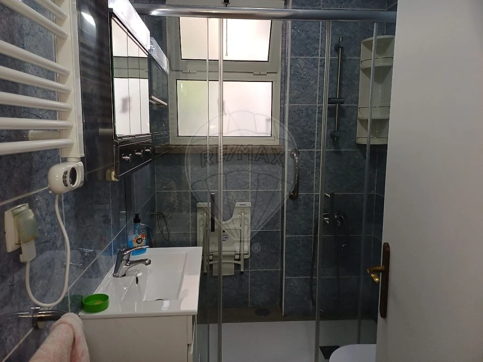 Apartamento T1 para Arrendamento em Benfica Foto 10