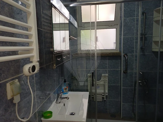 Apartamento T1 para Arrendamento em Benfica Foto 2