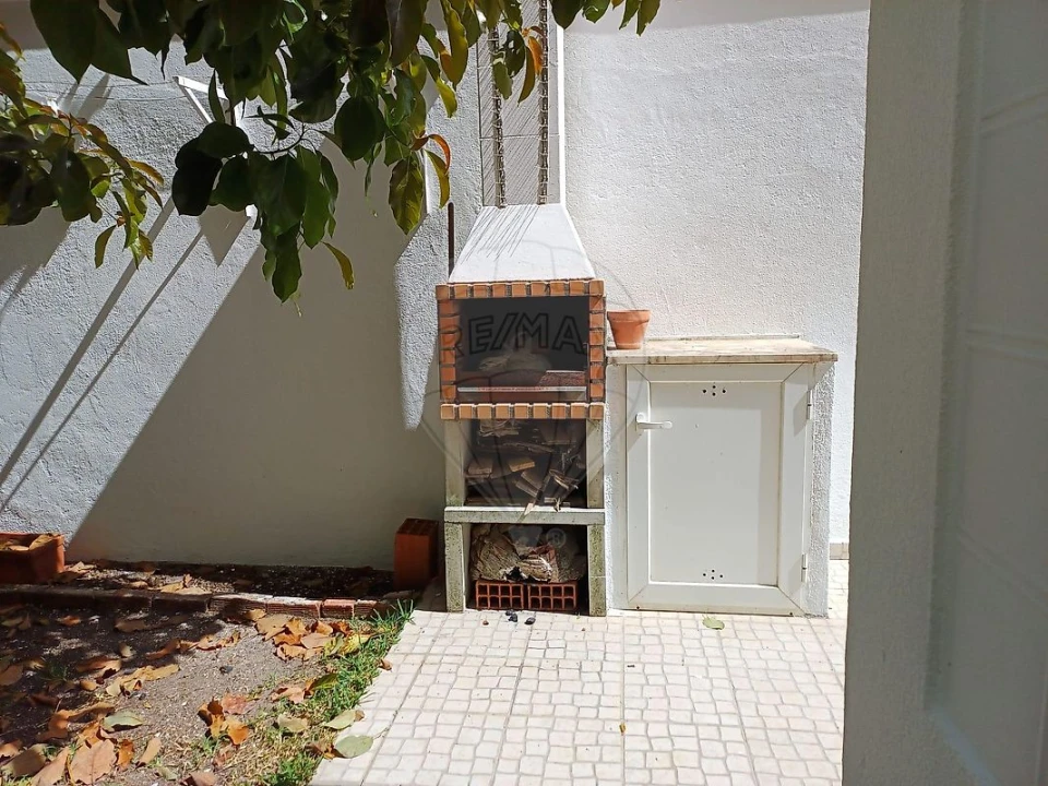 Apartamento T1 para Arrendamento em Benfica Foto 8