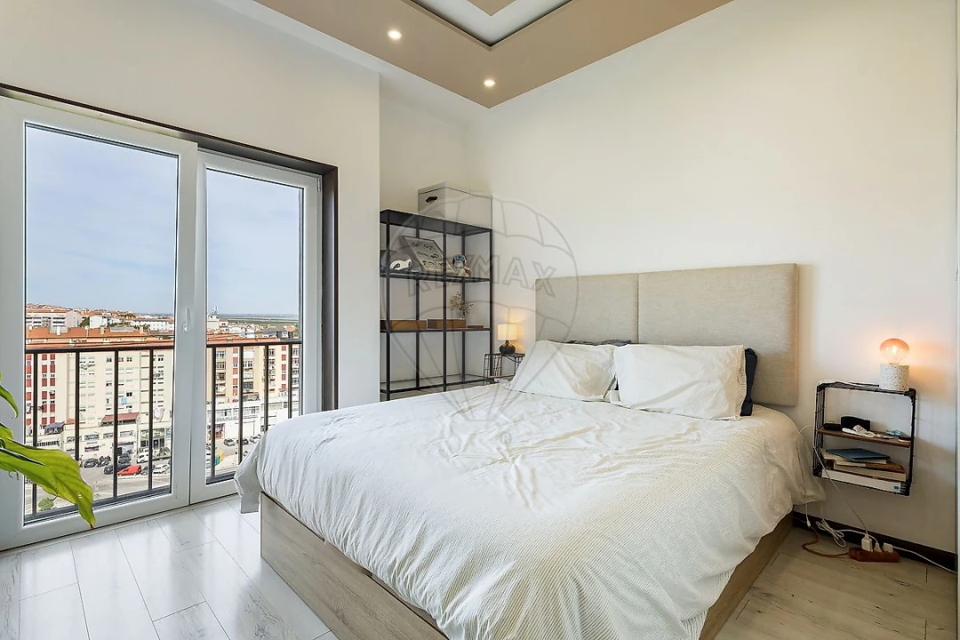 Apartamento T2 para Venda em Póvoa de Santa Iria e Forte da Casa Foto 8