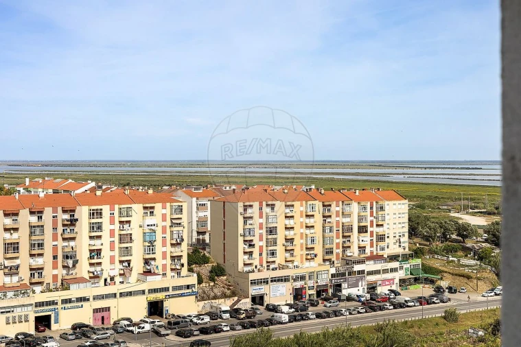 Apartamento T2 para Venda em Póvoa de Santa Iria e Forte da Casa Foto 12