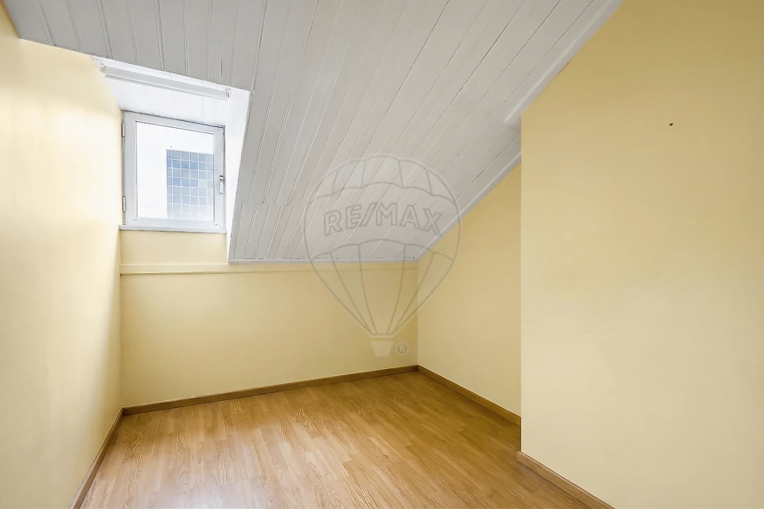 Apartamento T3 para Venda em Areeiro Foto 2