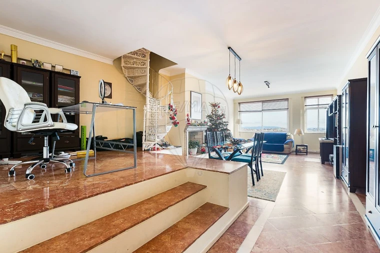 Apartamento T3 para Venda em Arroios Foto 4