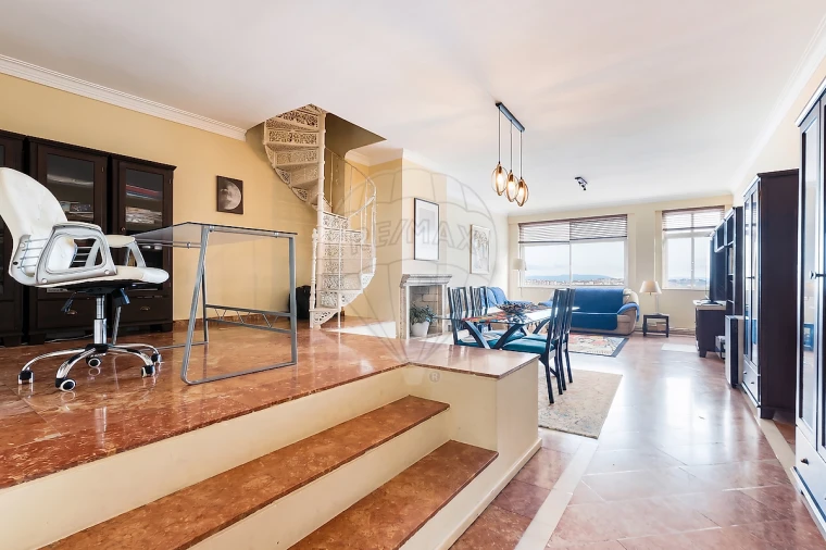 Apartamento T3 para Venda em Areeiro Foto 10
