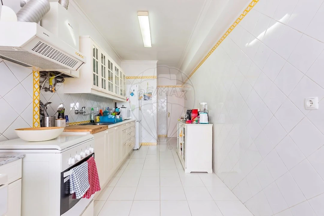 Apartamento T3 para Venda em Areeiro Foto 2