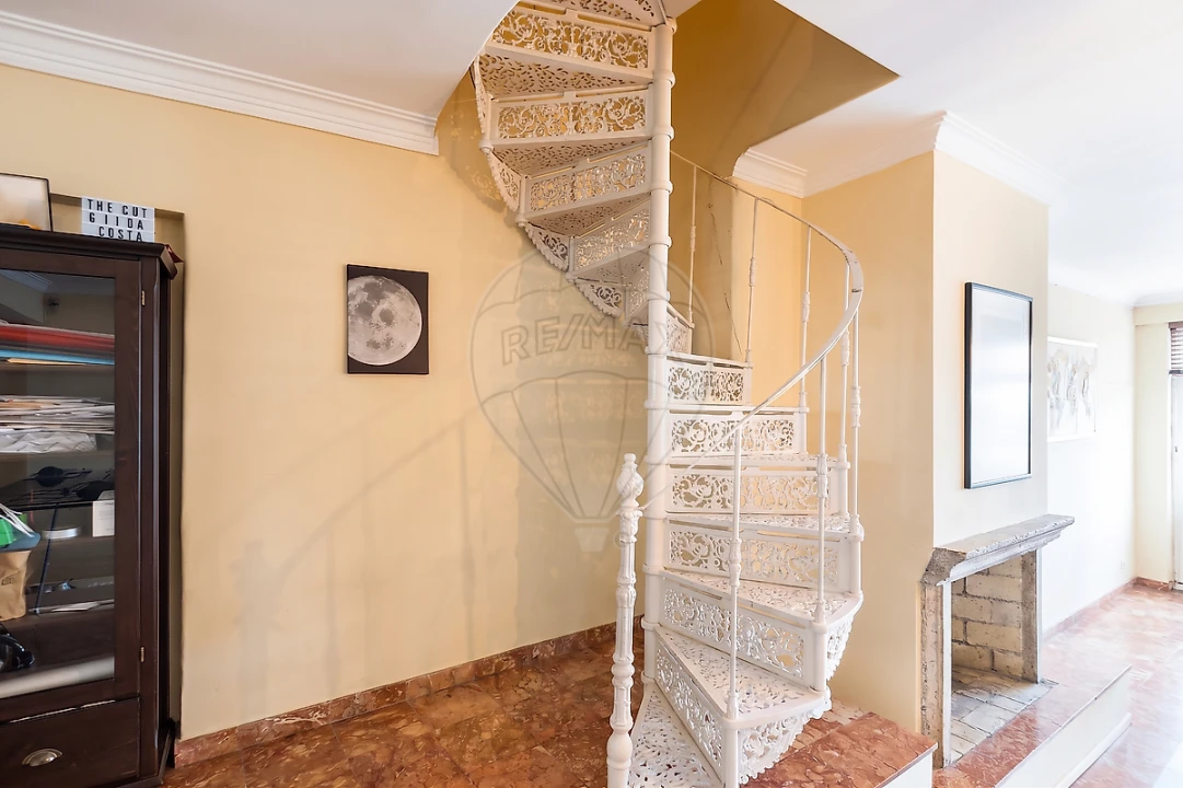 Apartamento T3 para Venda em Areeiro Foto 11