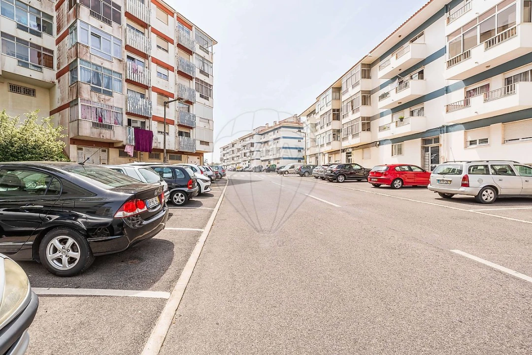 Apartamento T3 para Venda em Agualva e Mira-Sintra Foto 34