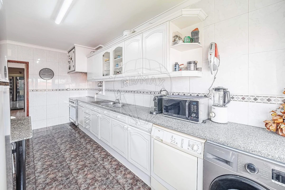 Apartamento T3 para Venda em Agualva e Mira-Sintra Foto 7