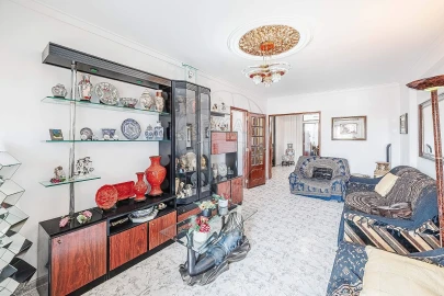 Apartamento T3 para Venda em Agualva e Mira-Sintra