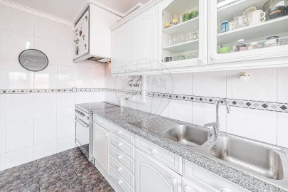 Apartamento T3 para Venda em Agualva e Mira-Sintra