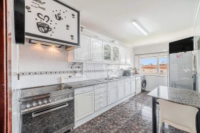 Apartamento T3 para Venda em Agualva e Mira-Sintra