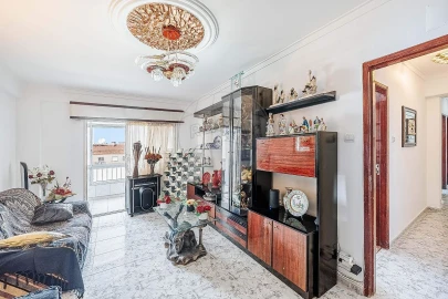Apartamento T3 para Venda em Agualva e Mira-Sintra