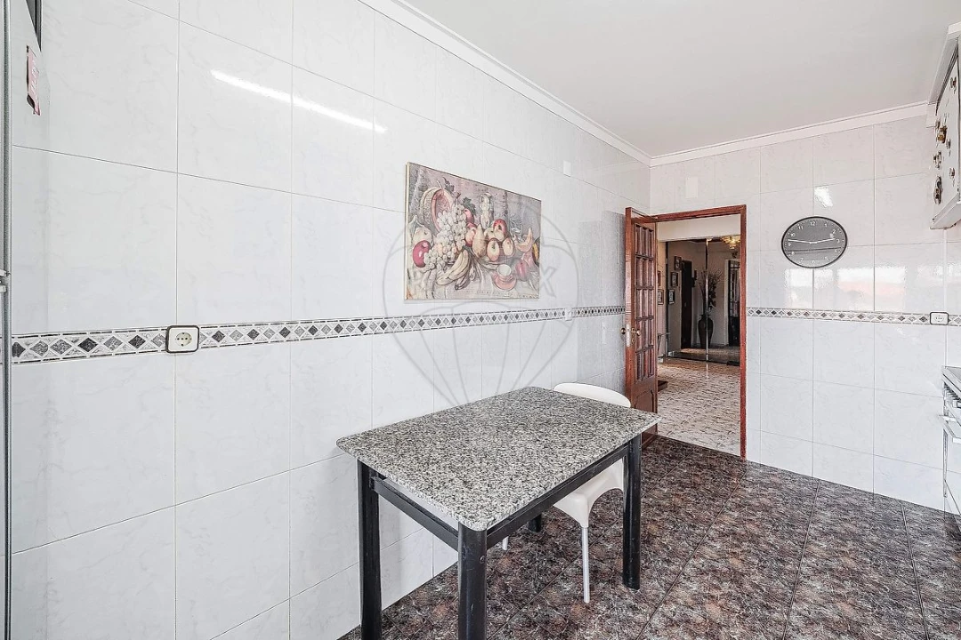 Apartamento T3 para Venda em Agualva e Mira-Sintra Foto 6