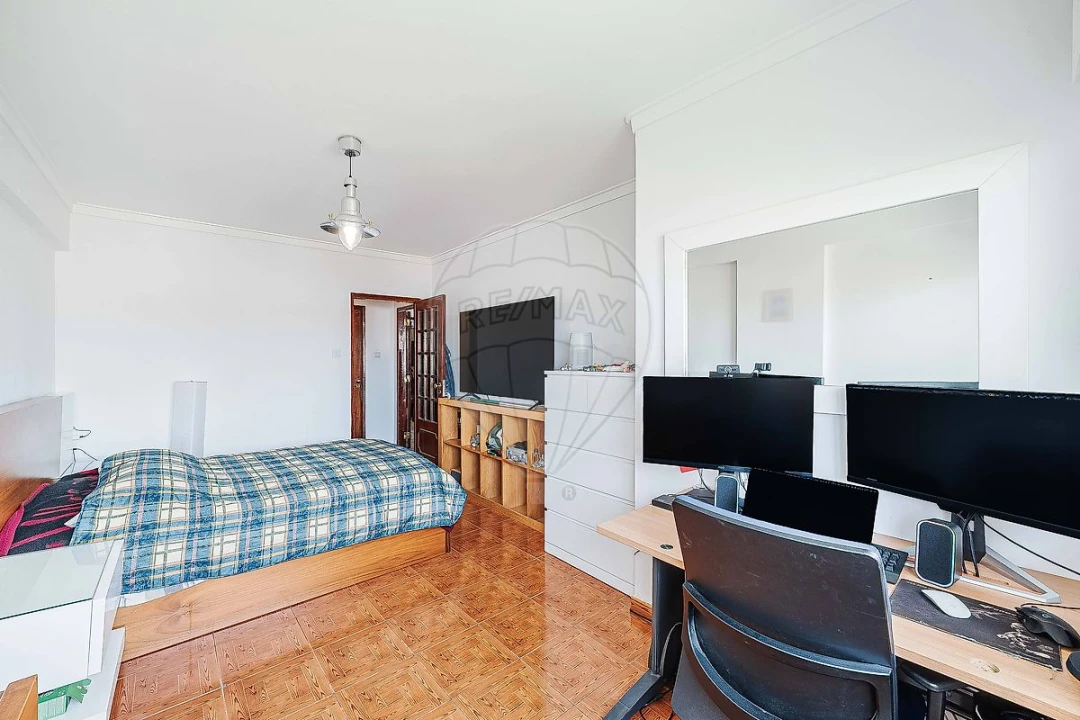 Apartamento T3 para Venda em Agualva e Mira-Sintra Foto 29