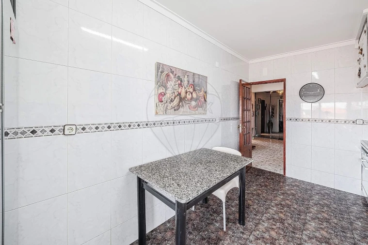 Apartamento T3 para Venda em Agualva e Mira-Sintra Foto 6