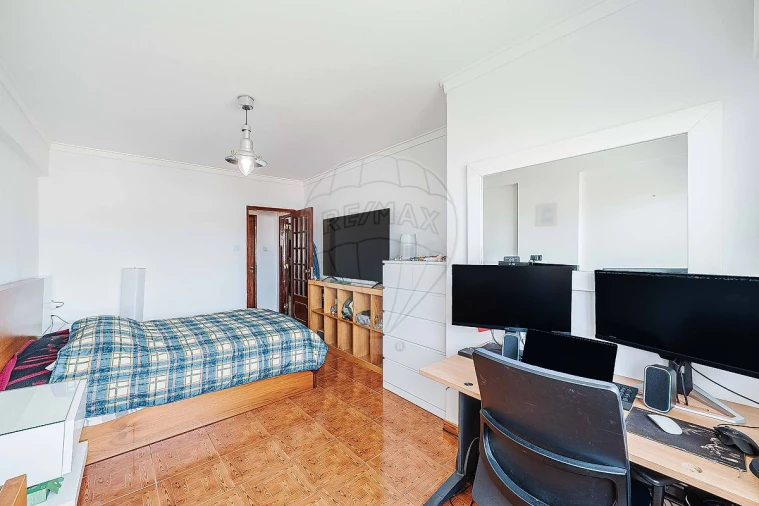 Apartamento T3 para Venda em Agualva e Mira-Sintra Foto 29