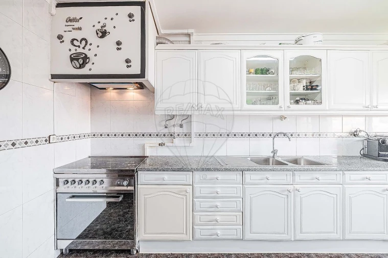 Apartamento T3 para Venda em Agualva e Mira-Sintra Foto 10