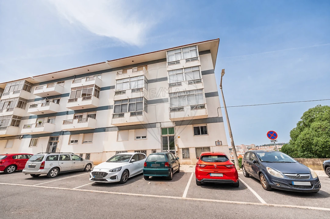 Apartamento T3 para Venda em Agualva e Mira-Sintra Foto 2