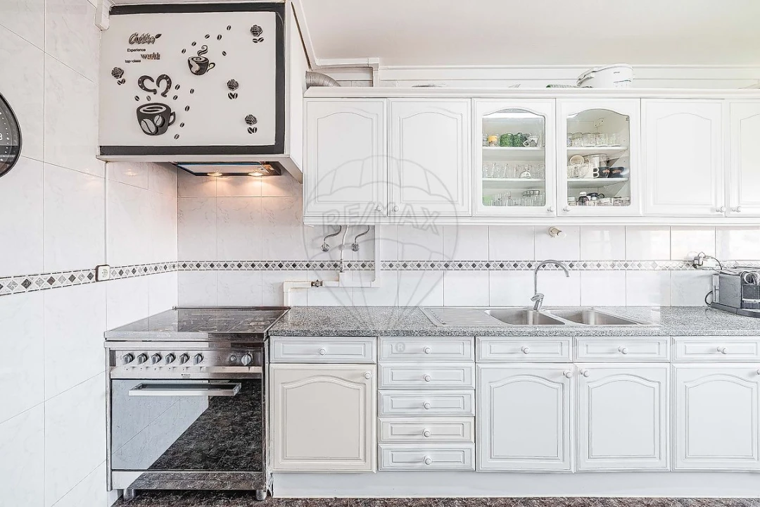 Apartamento T3 para Venda em Agualva e Mira-Sintra Foto 10
