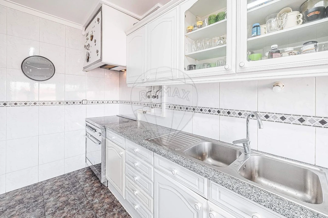 Apartamento T3 para Venda em Agualva e Mira-Sintra Foto 5