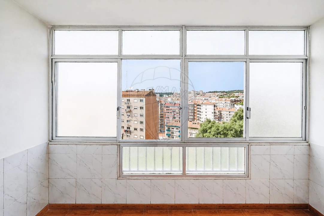 Apartamento T3 para Venda em Agualva e Mira-Sintra Foto 35