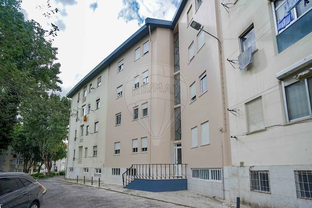 Apartamento T4 para Venda em Venteira Foto 11