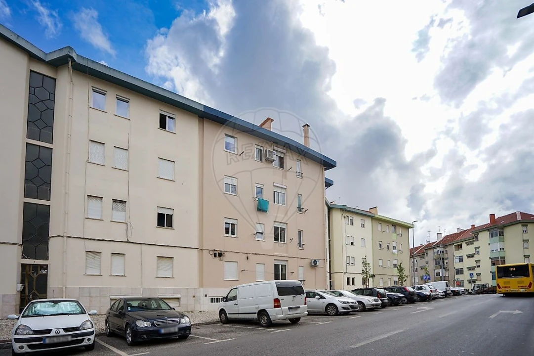 Apartamento T4 para Venda em Venteira Foto 19