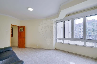 Apartamento T4 para Venda em Venteira