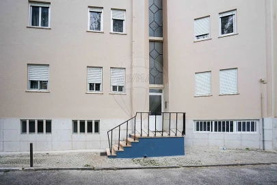 Apartamento T4 para Venda em Venteira