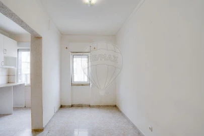 Apartamento T4 para Venda em Venteira