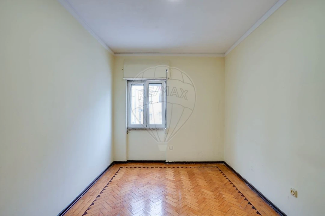 Apartamento T4 para Venda em Venteira Foto 3