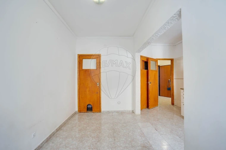 Apartamento T4 para Venda em Venteira Foto 2